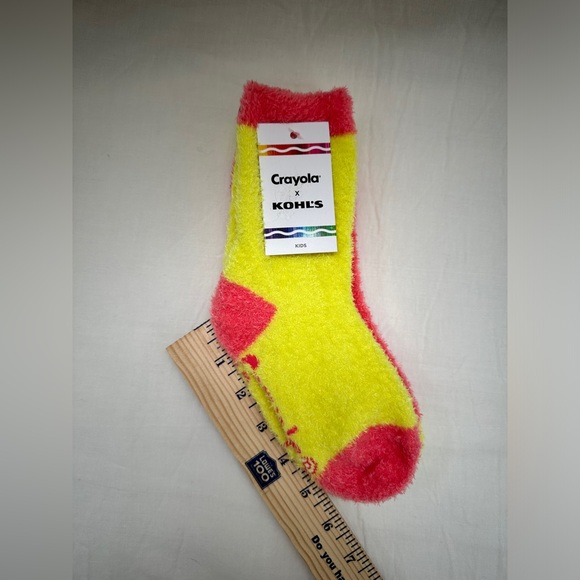 Crayola Kids Size 7-8.5 Cozy Fuzzy Soft Unisex Socks Bright Colorful 6 Pairs - Picture 7 of 8